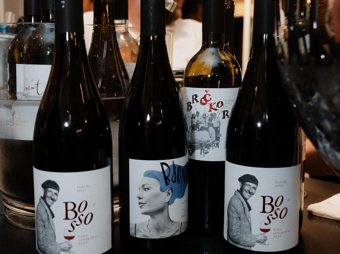 Oliver Wine & Lounge Bar