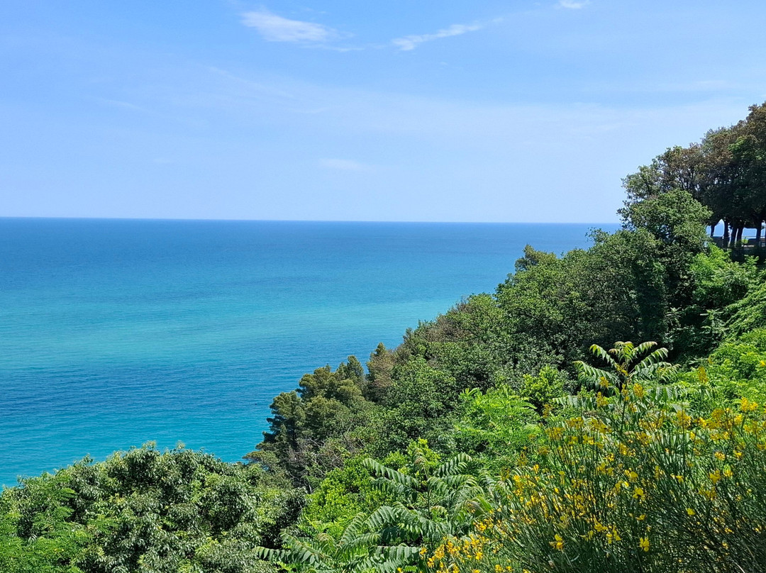 Spiaggia dei Sassi Neri-Sirolo必去景点