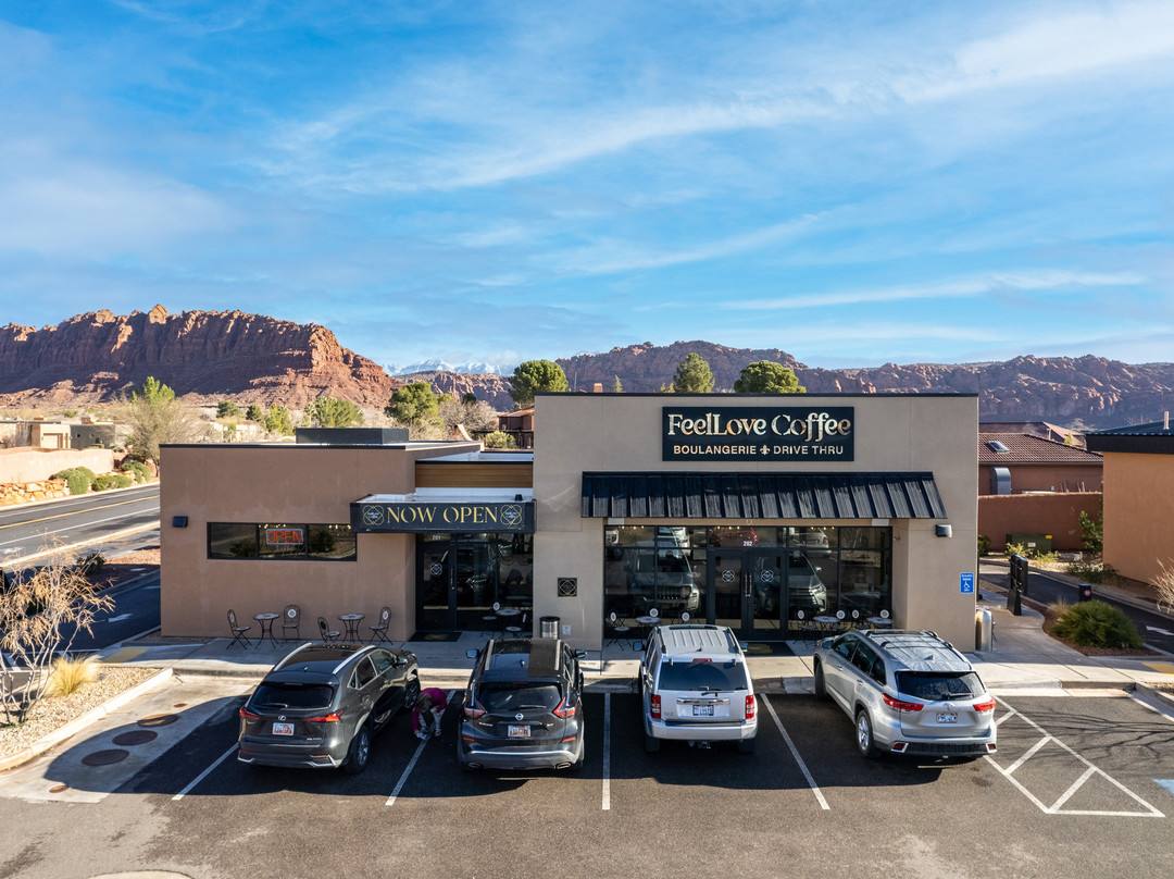 FeelLove Coffee - Snow Canyon