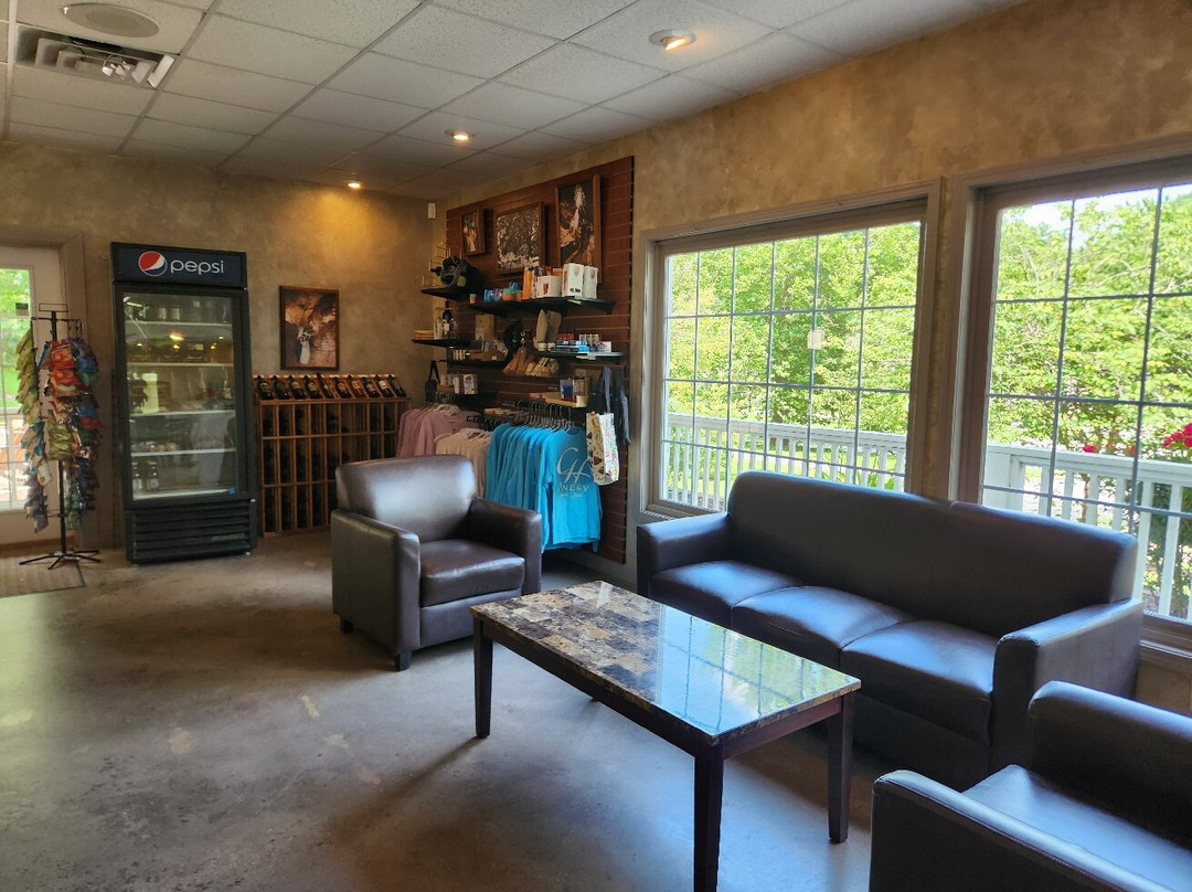 Cave Hollow West Winery-汉尼拔必去景点