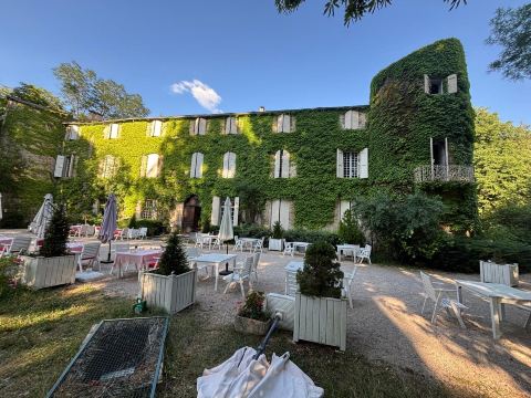 阿尔城堡酒店-旅行者