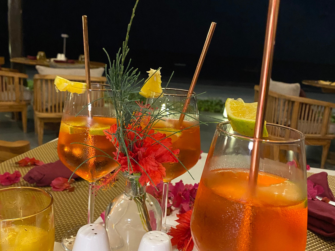 吉汶瓦海滩度假酒店主图