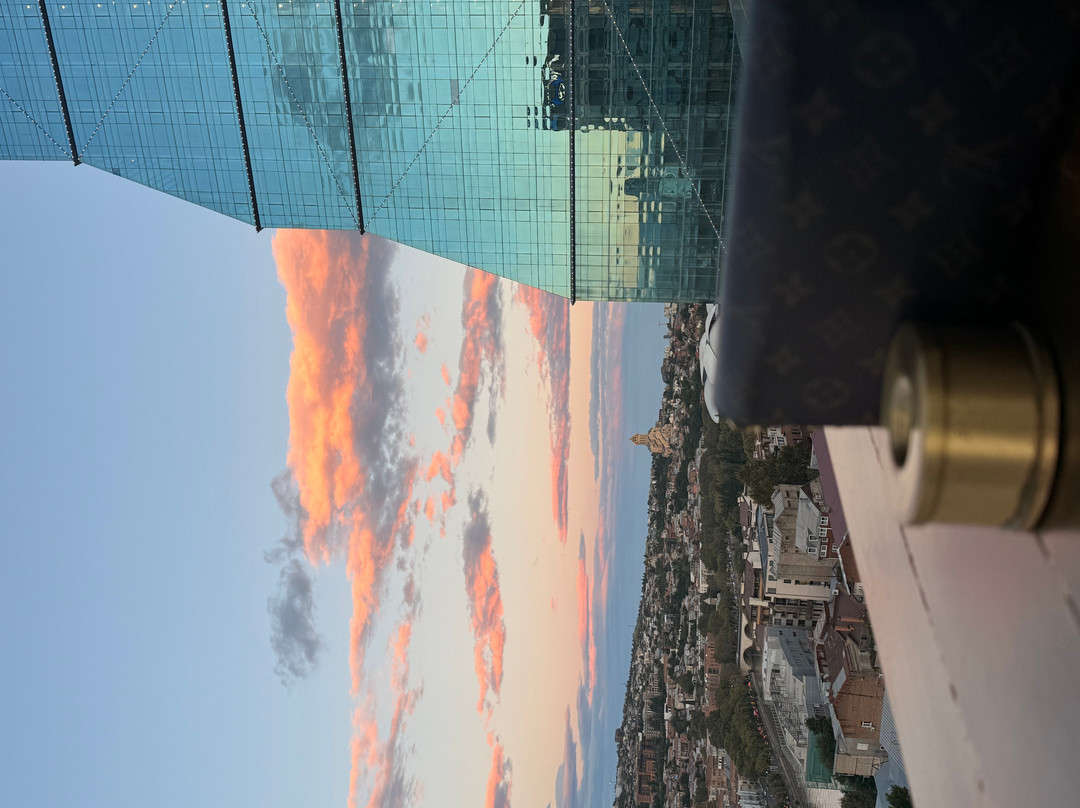 Rolling Stone Rooftop Bar