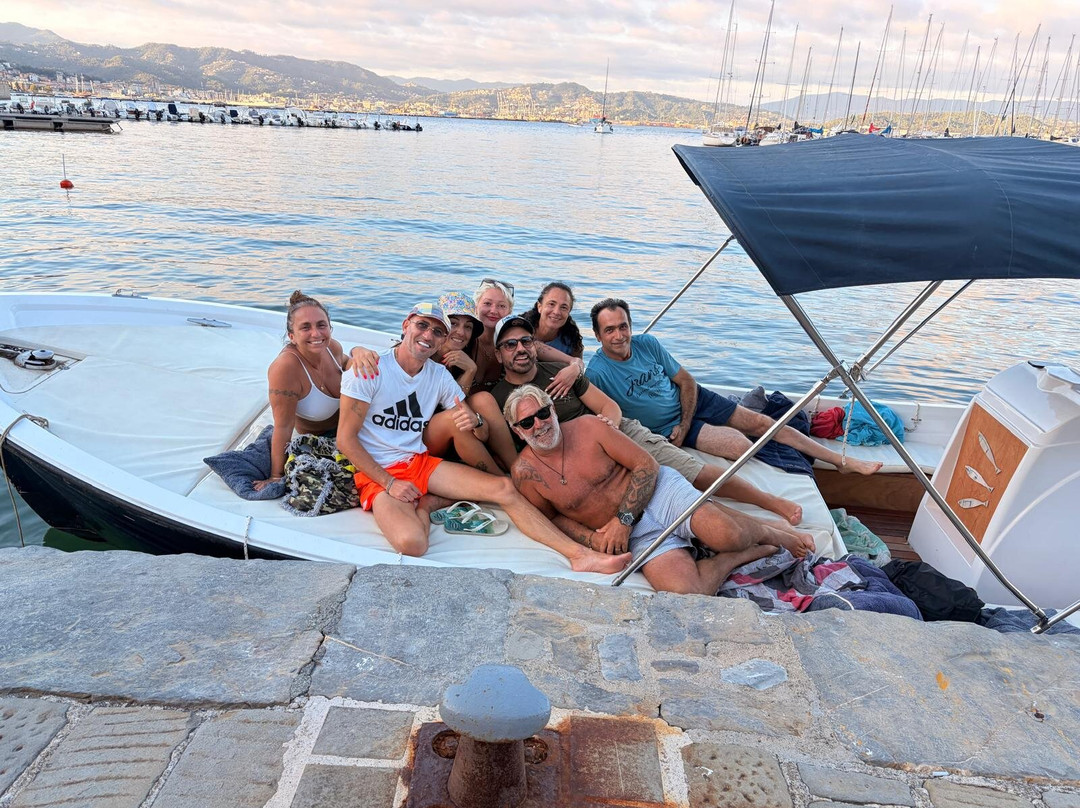 L'Acciughina Boat Tour-Fezzano必去景点
