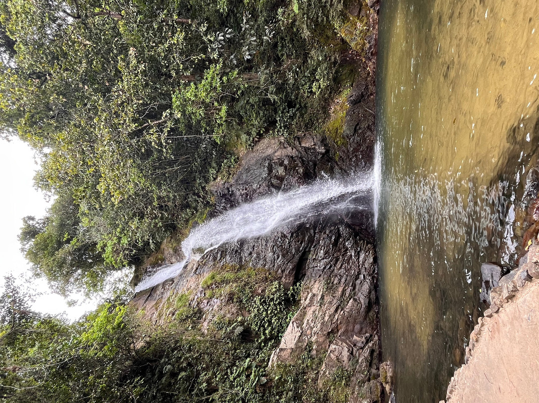 Biausevu Waterfall-辛加东卡必去景点