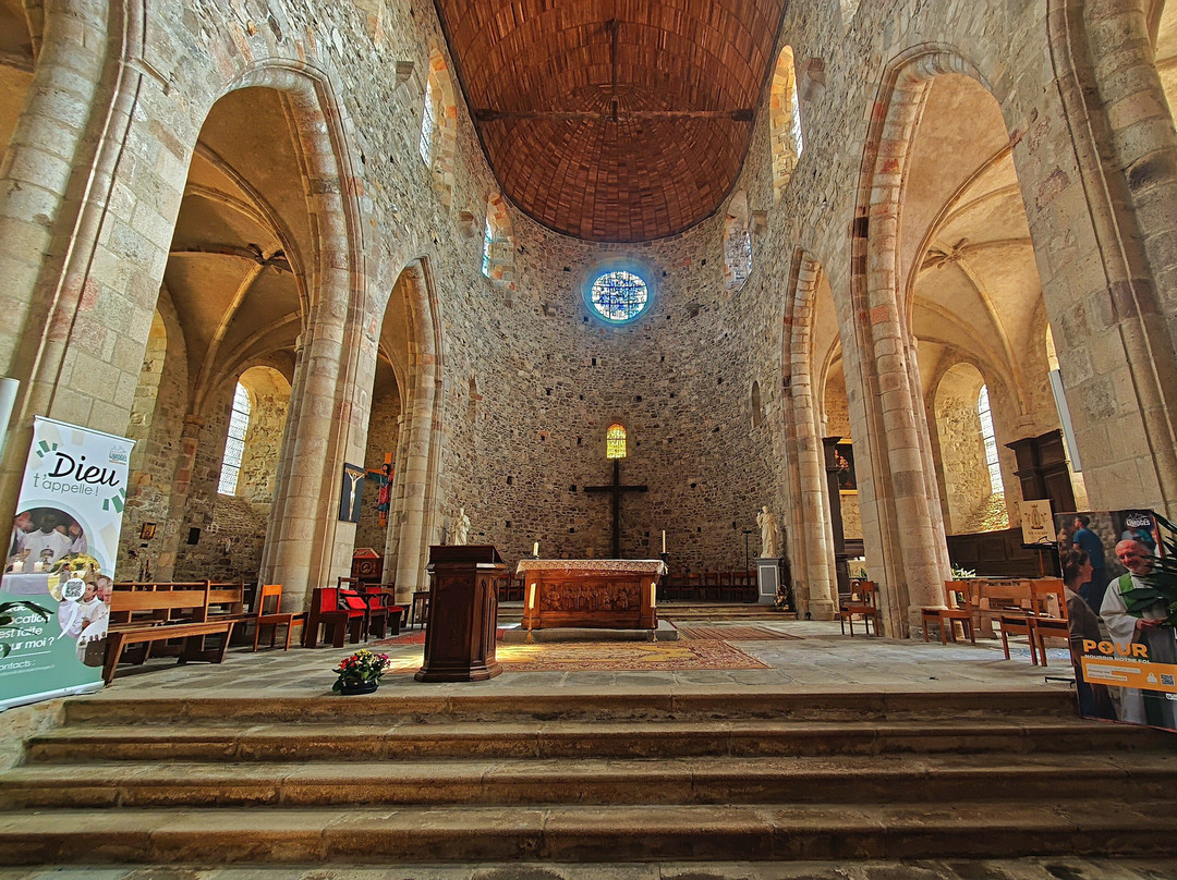 Abbatiale Saint-Pierre-et-Saint-Paul-Evaux-les-Bains必去景点