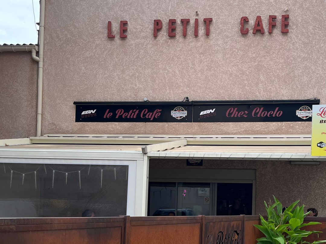 Le Petit Cafe Chez Cloclo