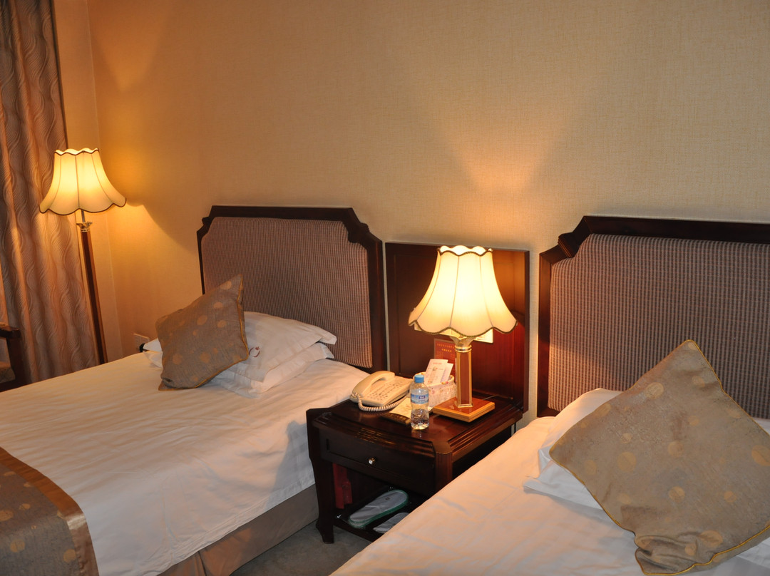 安吉凯旋门大酒店主图