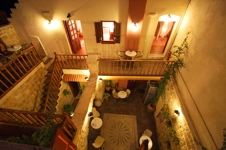 Camelot Traditional & Classic Hotel