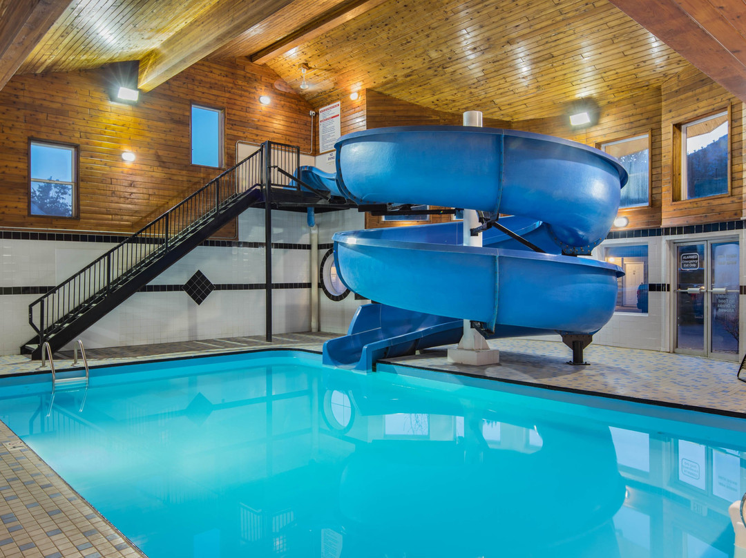 Travelodge By Wyndham Golden Sportsman Lodge主图