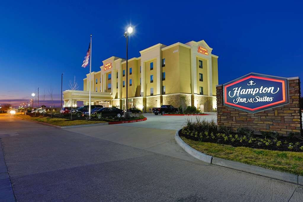 Hampton Inn & Suites Missouri City主图