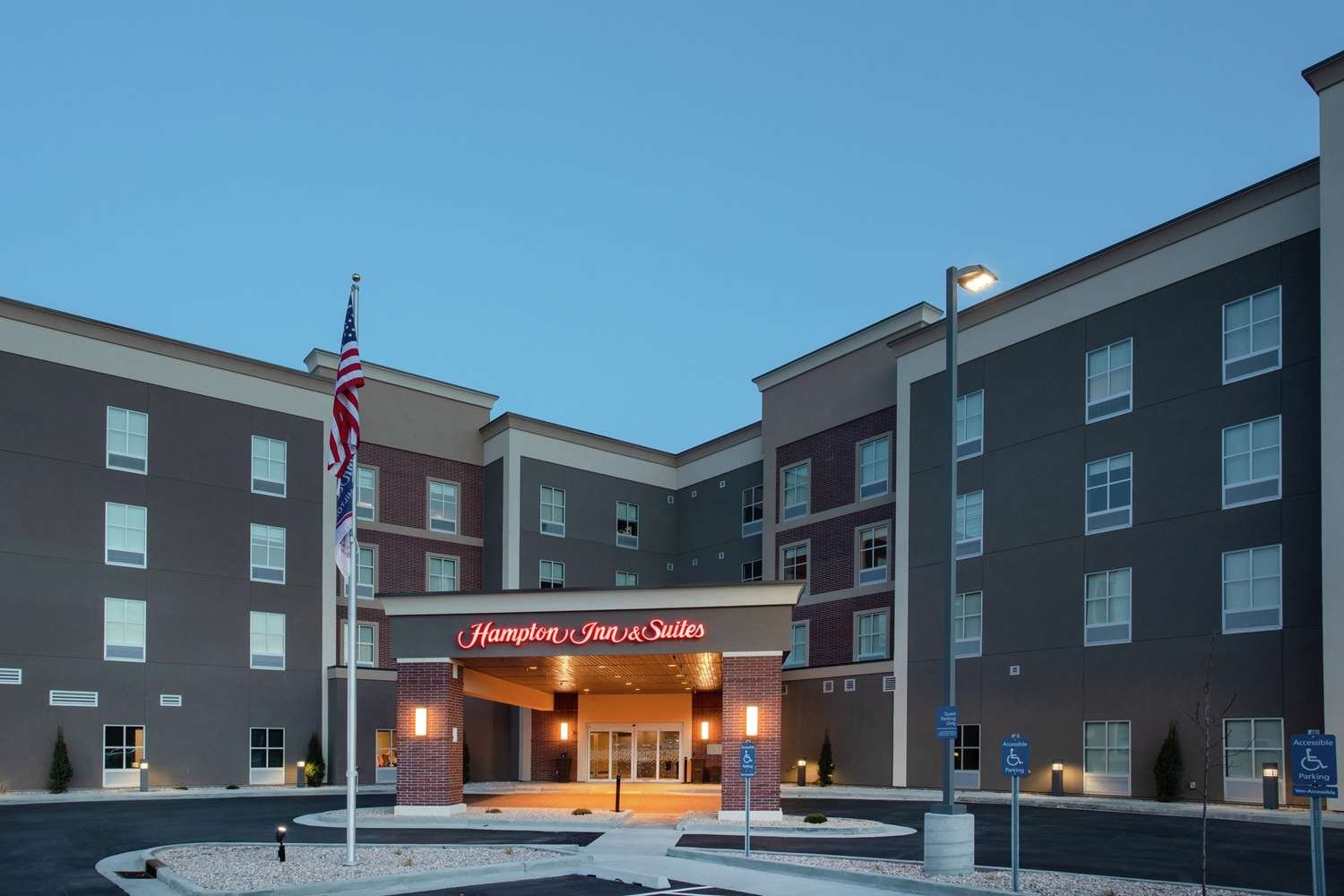 Hampton Inn & Suites Logan-官方