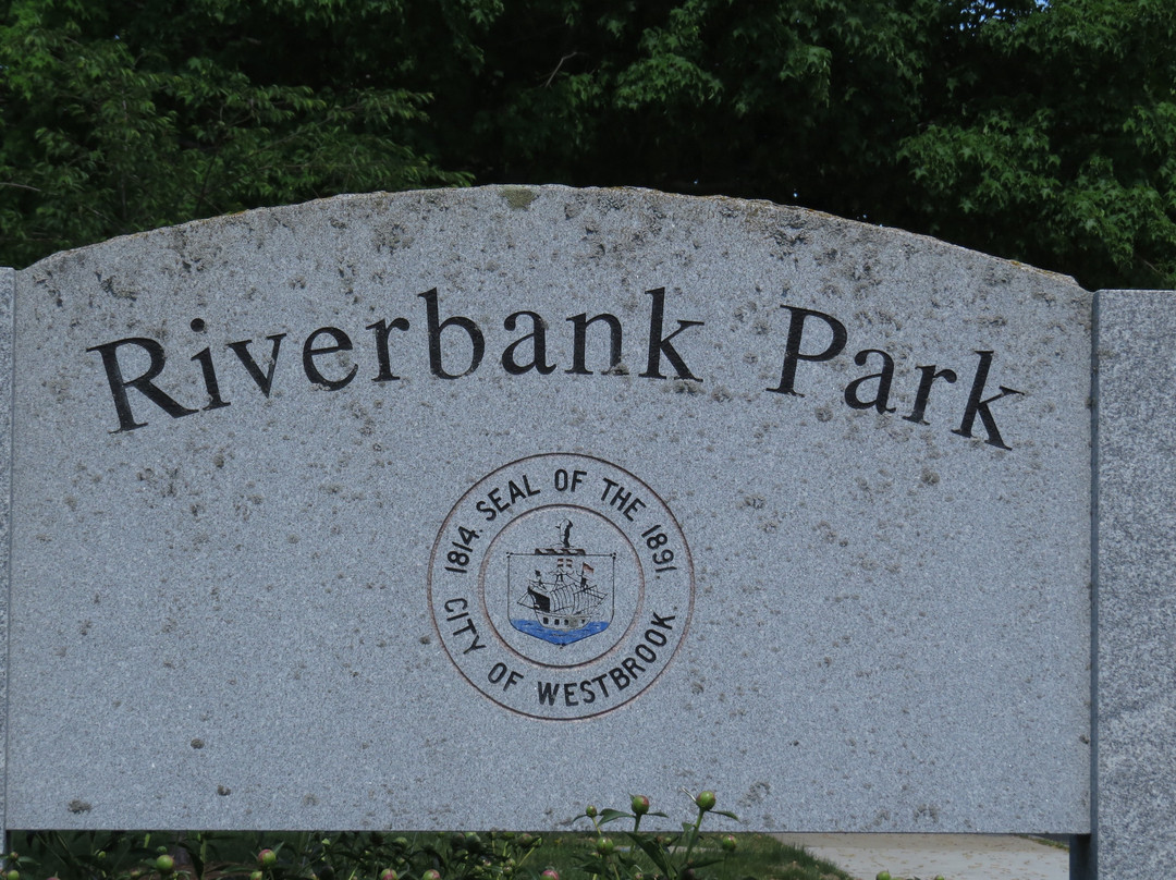 Riverbank Park景点图片