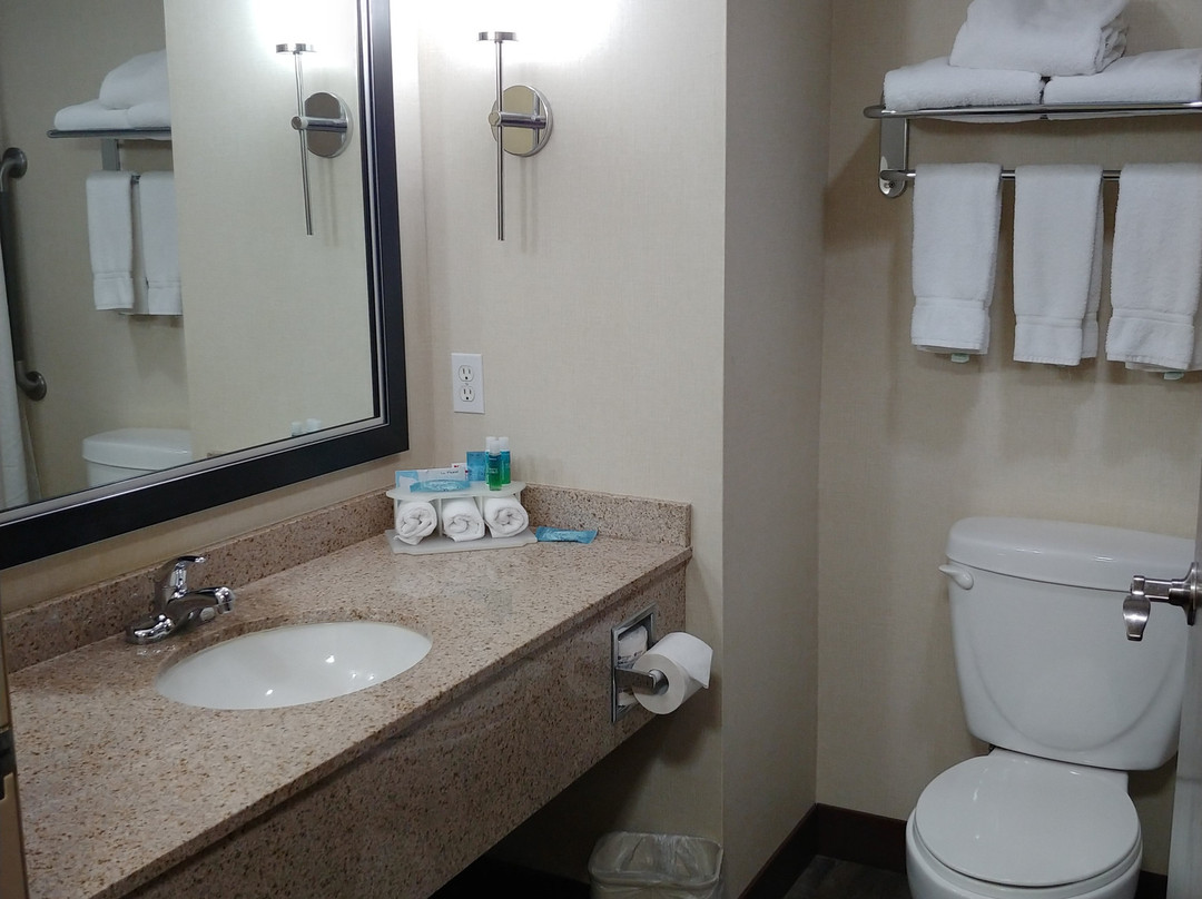 Holiday Inn Express & Suites Vernon By IHG主图