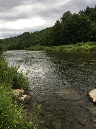 On The River Inn主图