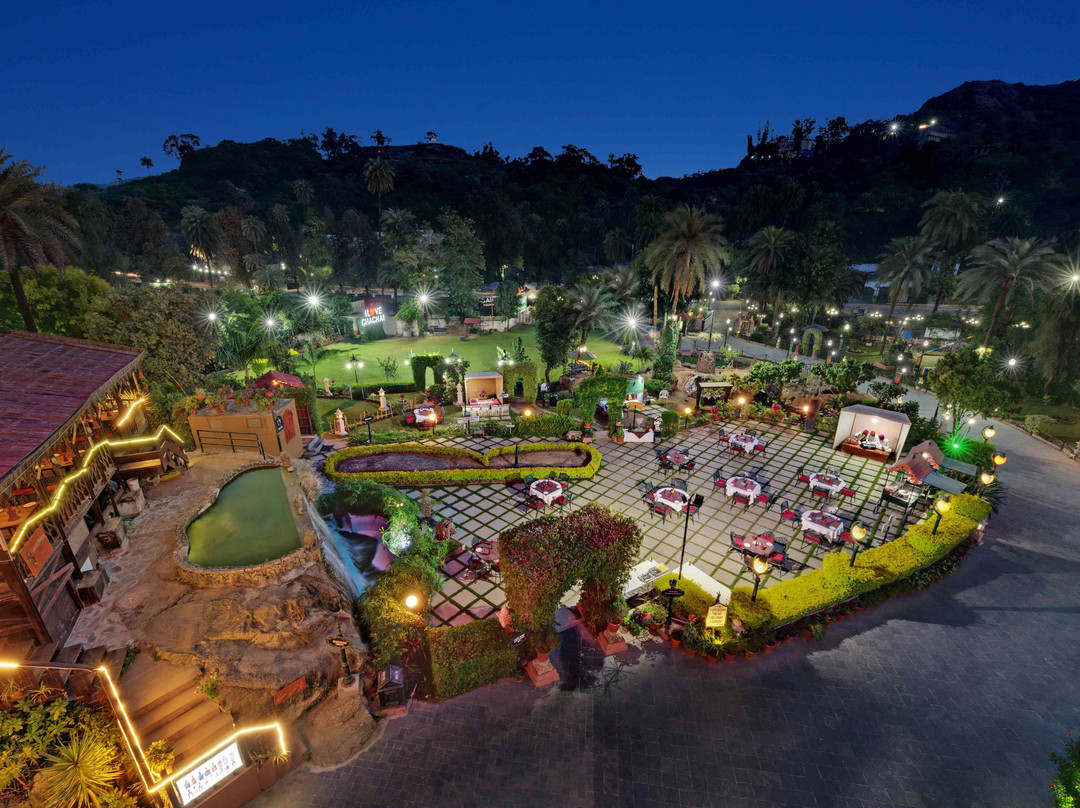 Chacha Inn The Garden Retreat