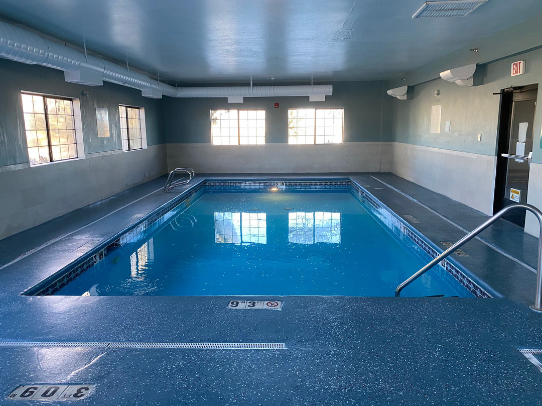 Holiday Inn Express & Suites Raton by IHG主图