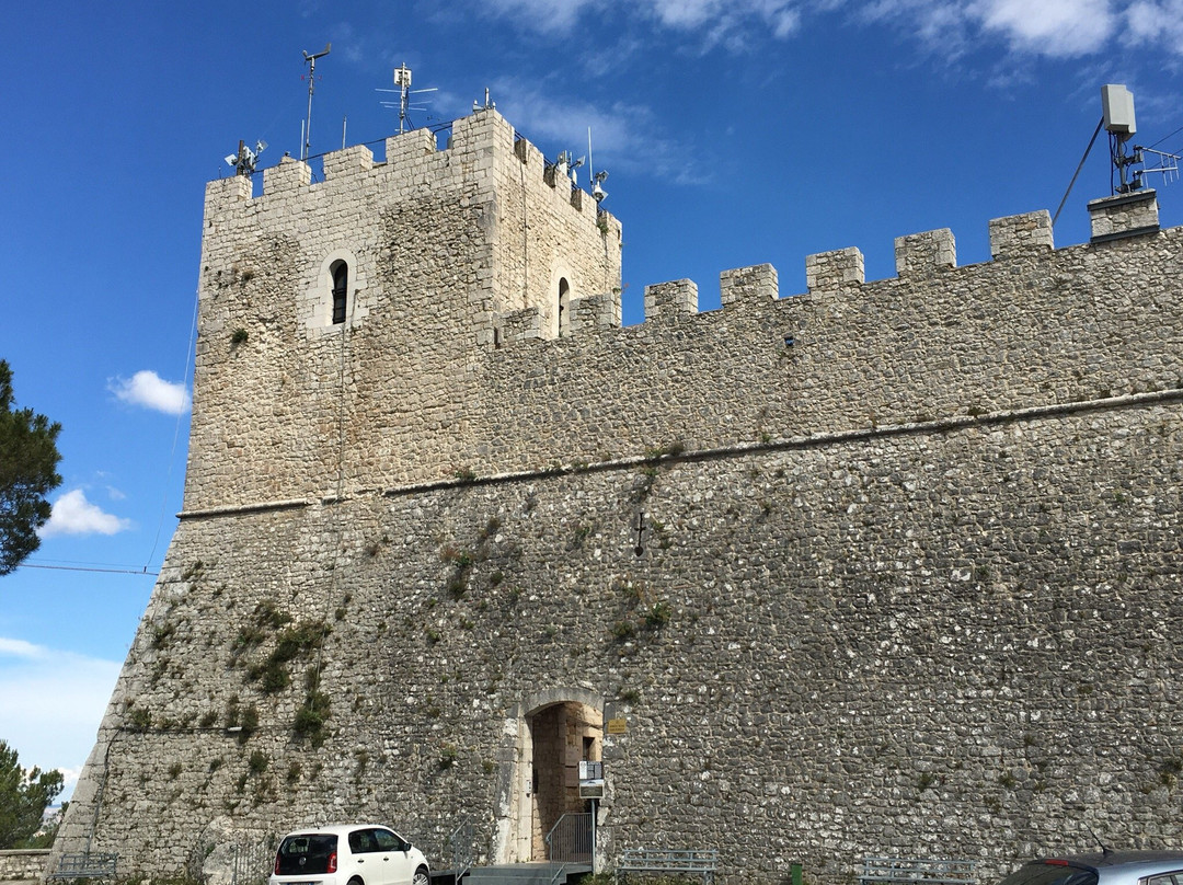 Castello Monforte景点图片