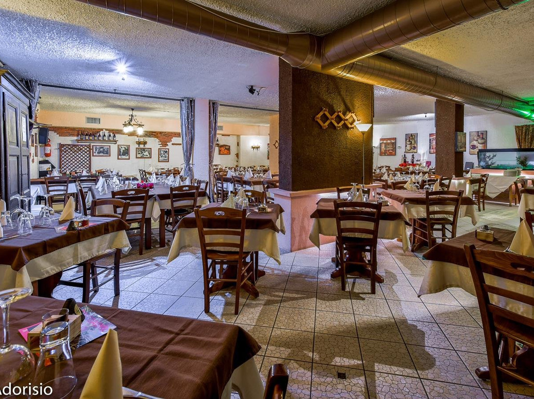 Bizzozero餐馆和美食-La Vecchia Cantina