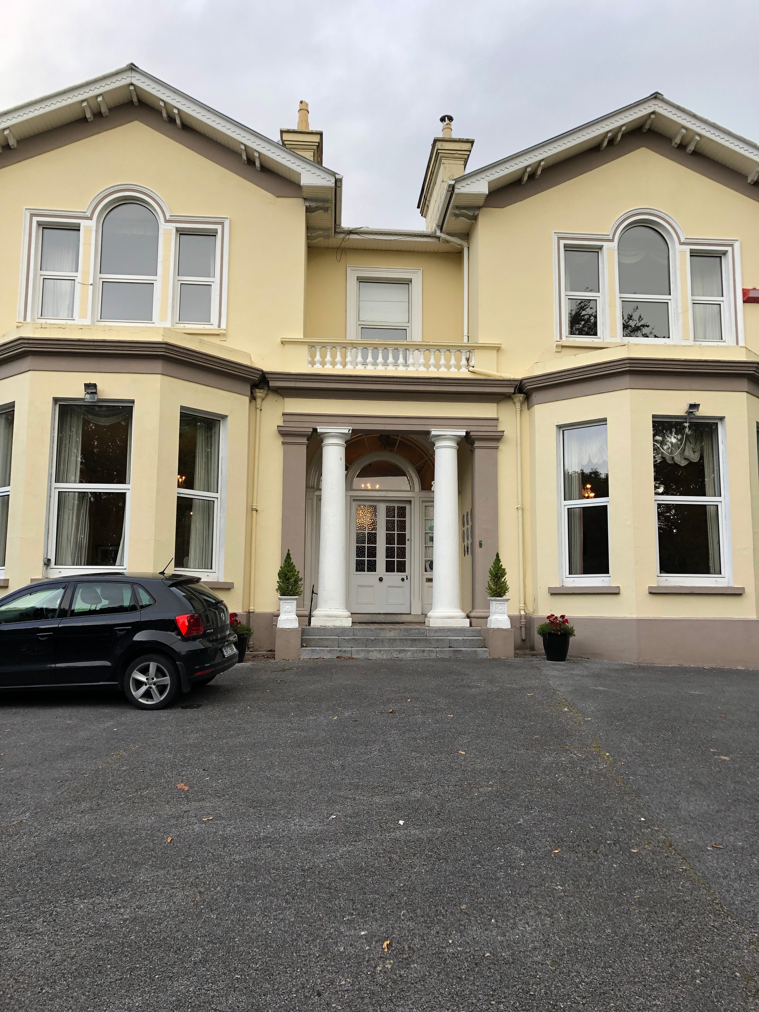 Knockeven House-官方
