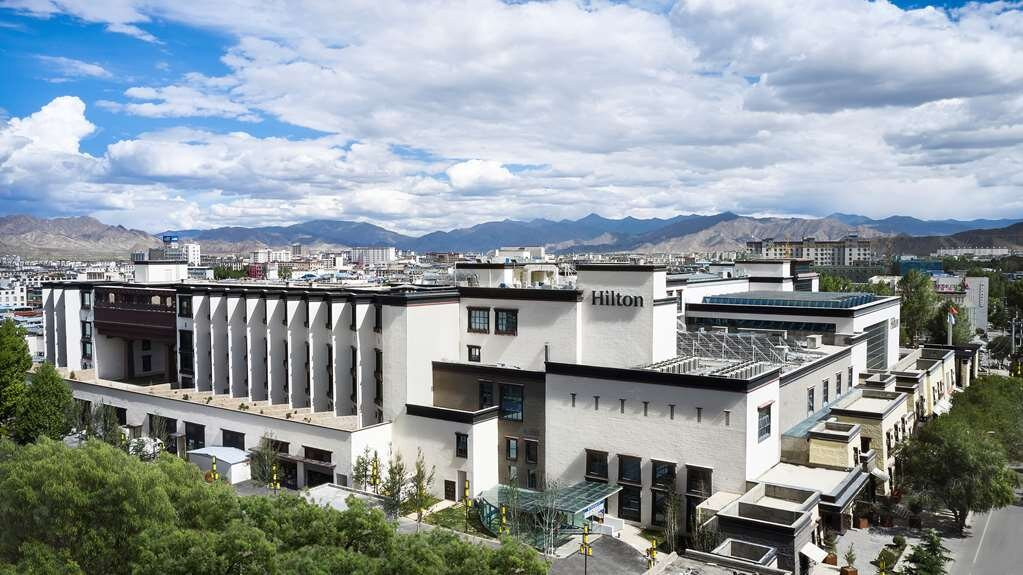日喀则希尔顿酒店主图
