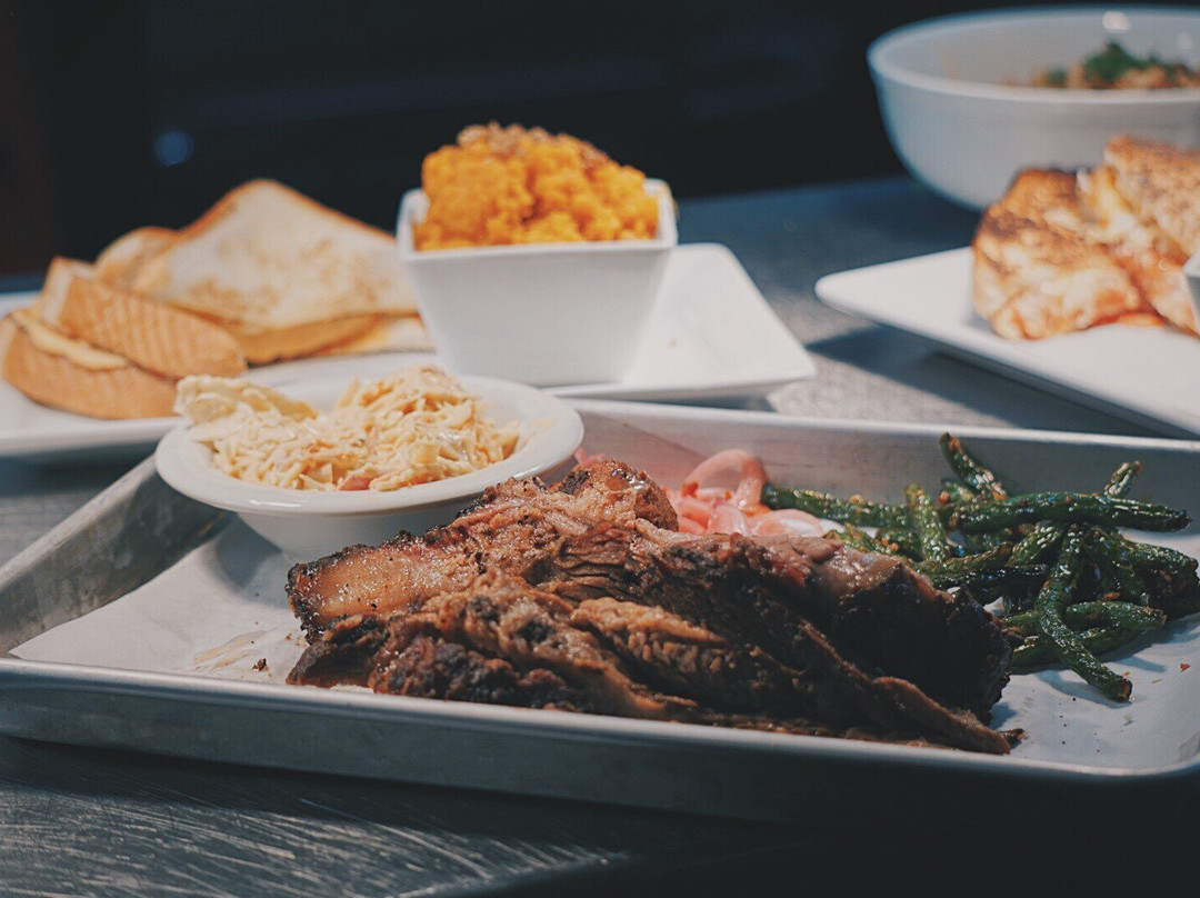 米尔堡餐馆和美食-The Improper Pig - Fort Mill, SC