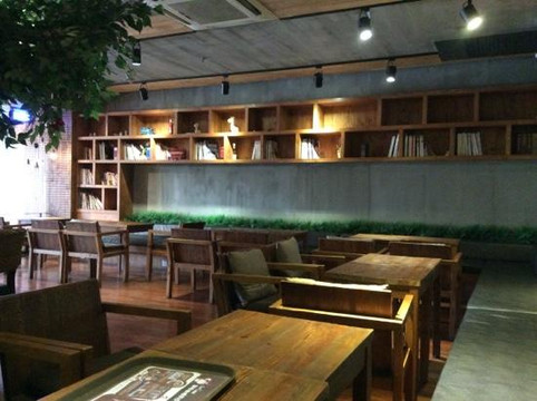 咖啡陪你(解百元华店)主图