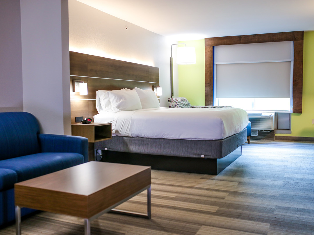 Holiday Inn Express & Suites Memphis/Germantown by IHG主图