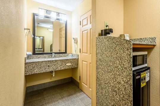 Quality Inn & Suites Huntsville Research Park Area-官方