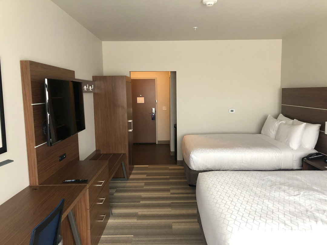 Holiday Inn Express & Suites Madison West - Middleton by IHG主图