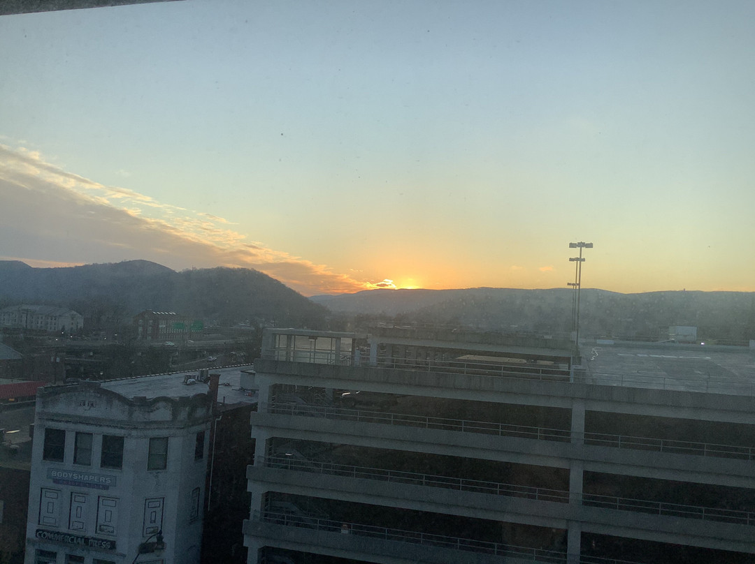 Flintstone酒店住宿-Ramada by Wyndham Cumberland Downtown