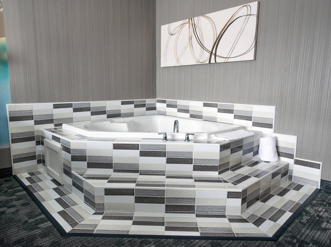 诺威治万豪万怡酒店主图