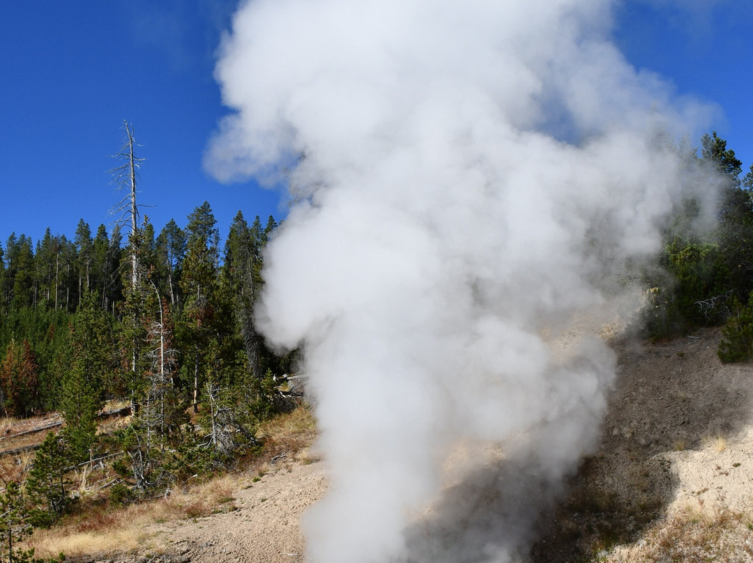 Dragon's Mouth Springs-黄石国家公园必去景点