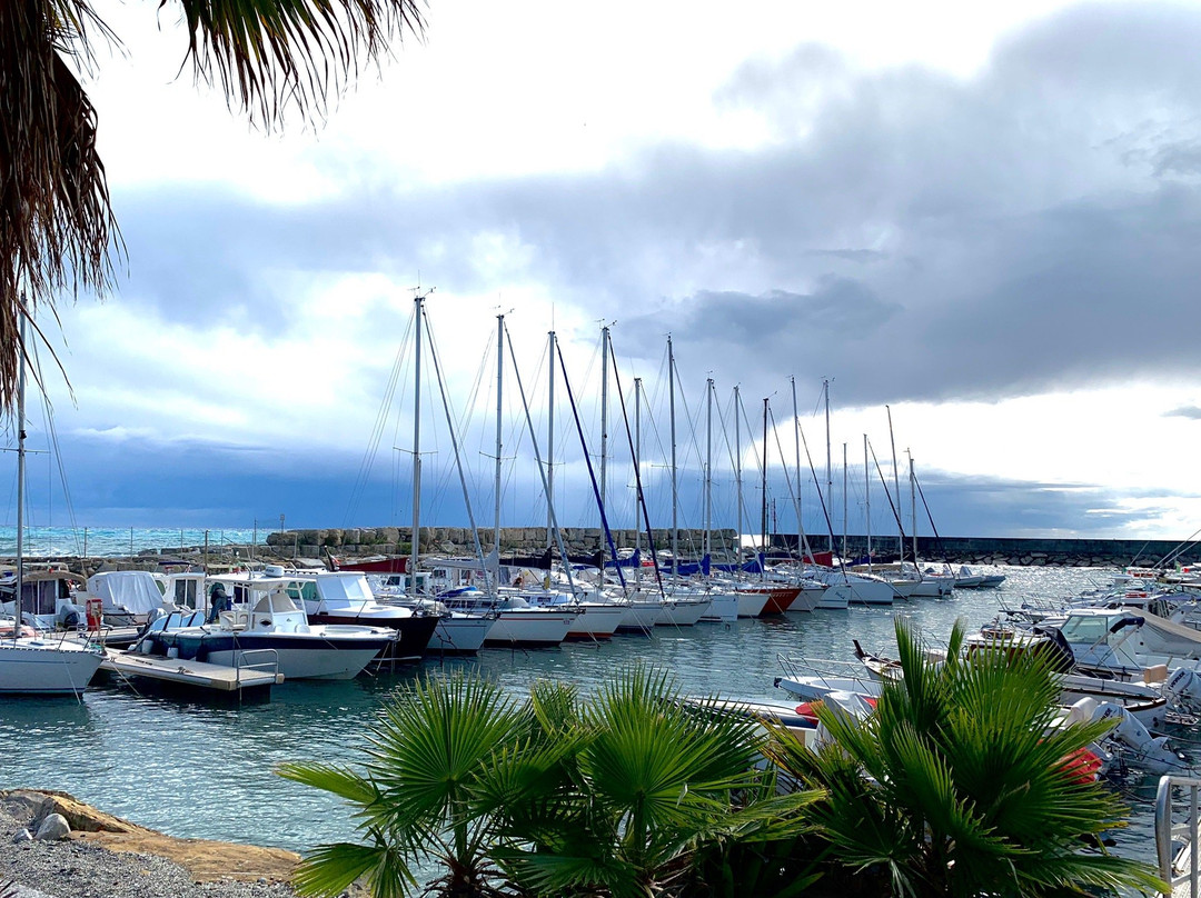 Porto Turistico-San Bartolomeo al Mare必去景点