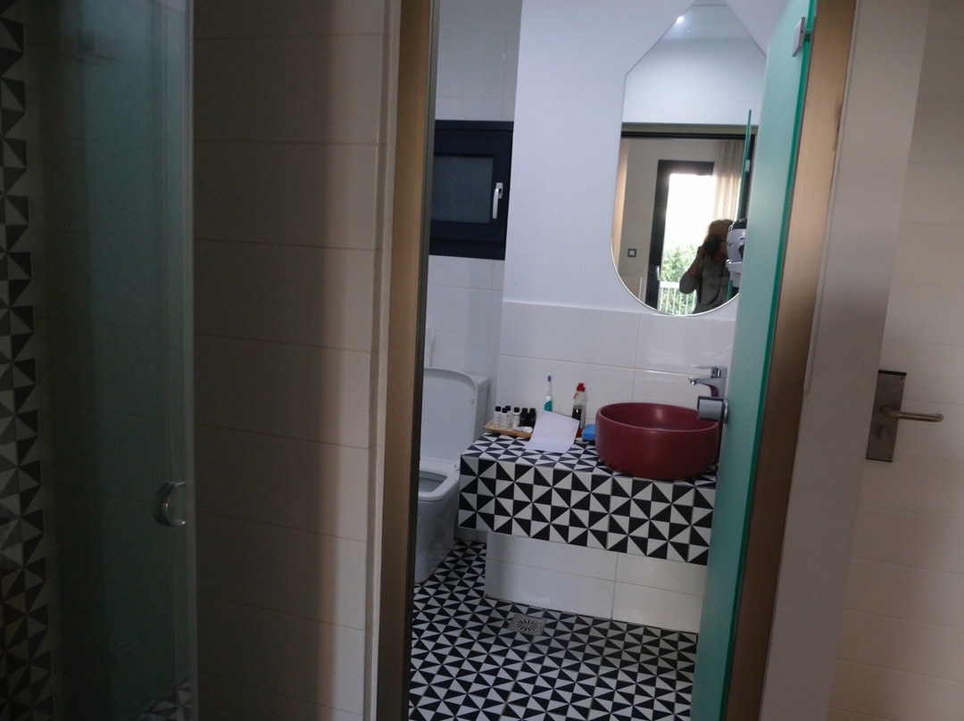 White Bottle Superior Apartments主图