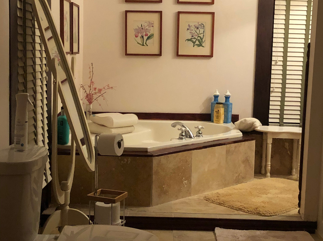 E.B. Rhodes House B&B主图