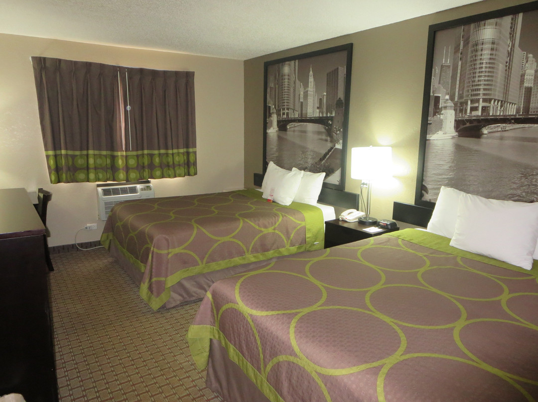 Super 8 by Wyndham Mundelein / Libertyville Area主图