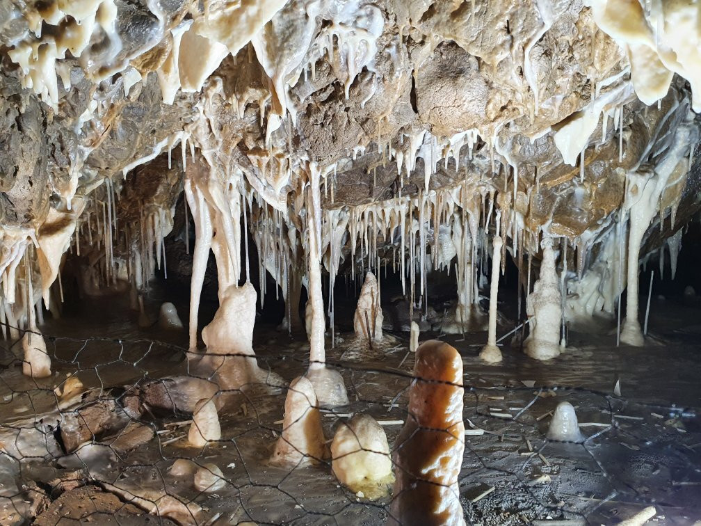 Vazecka Cave-Vazec必去景点