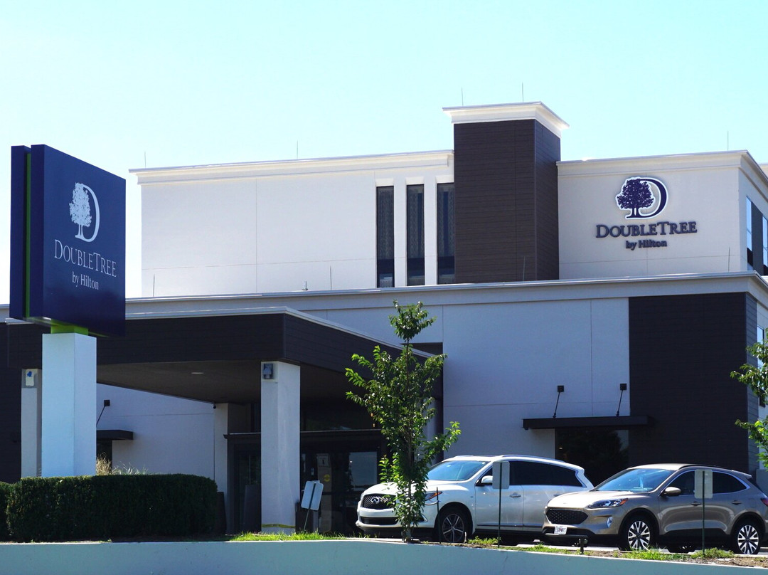 圣路易斯机场假日酒店主图