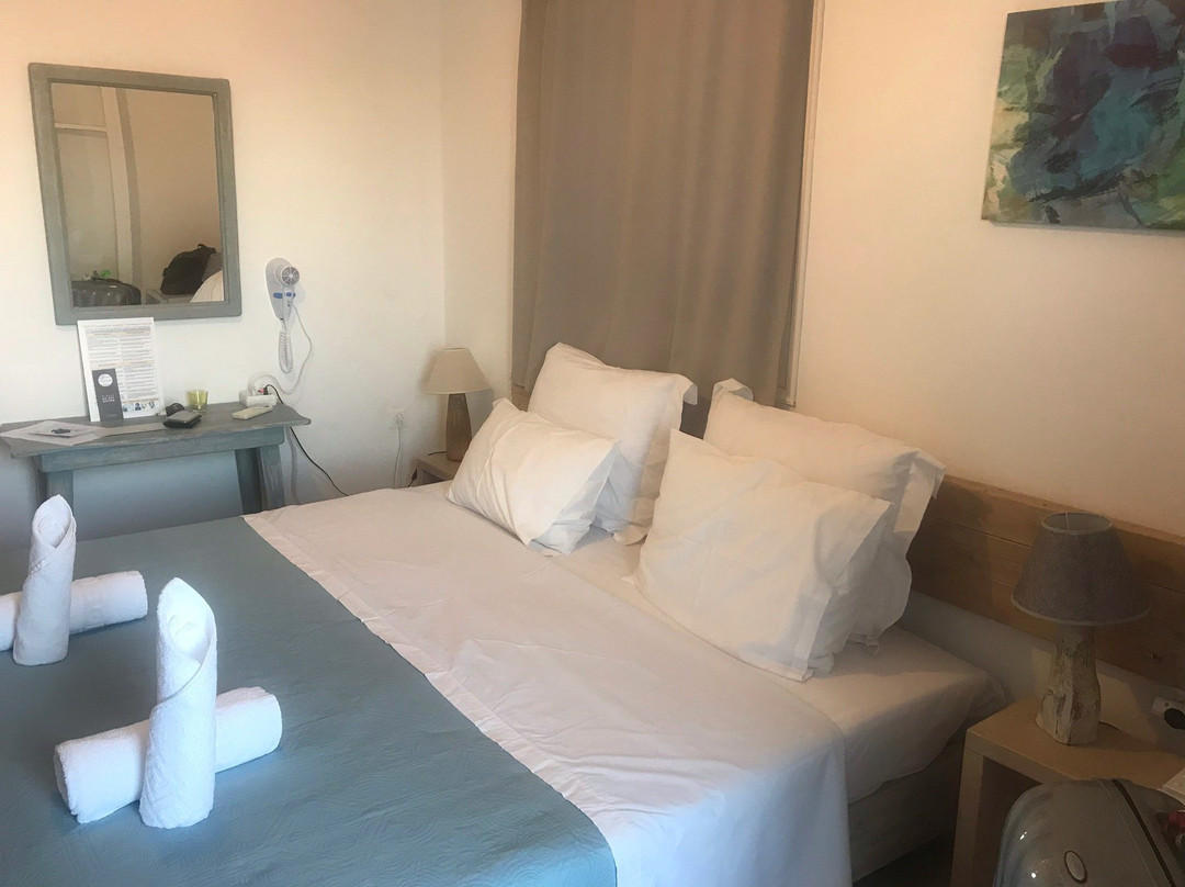Londos Hotel主图