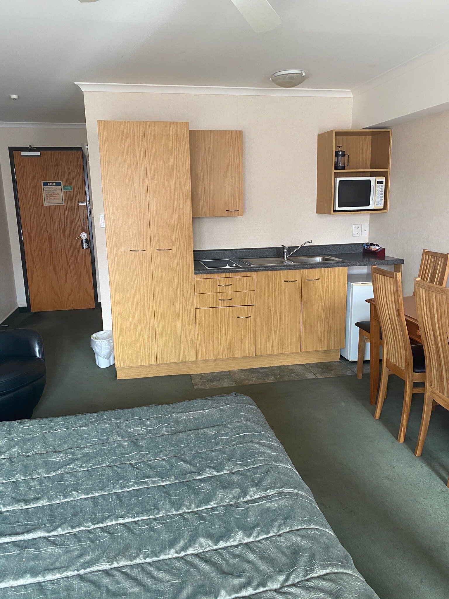 城市套房旅馆-官方