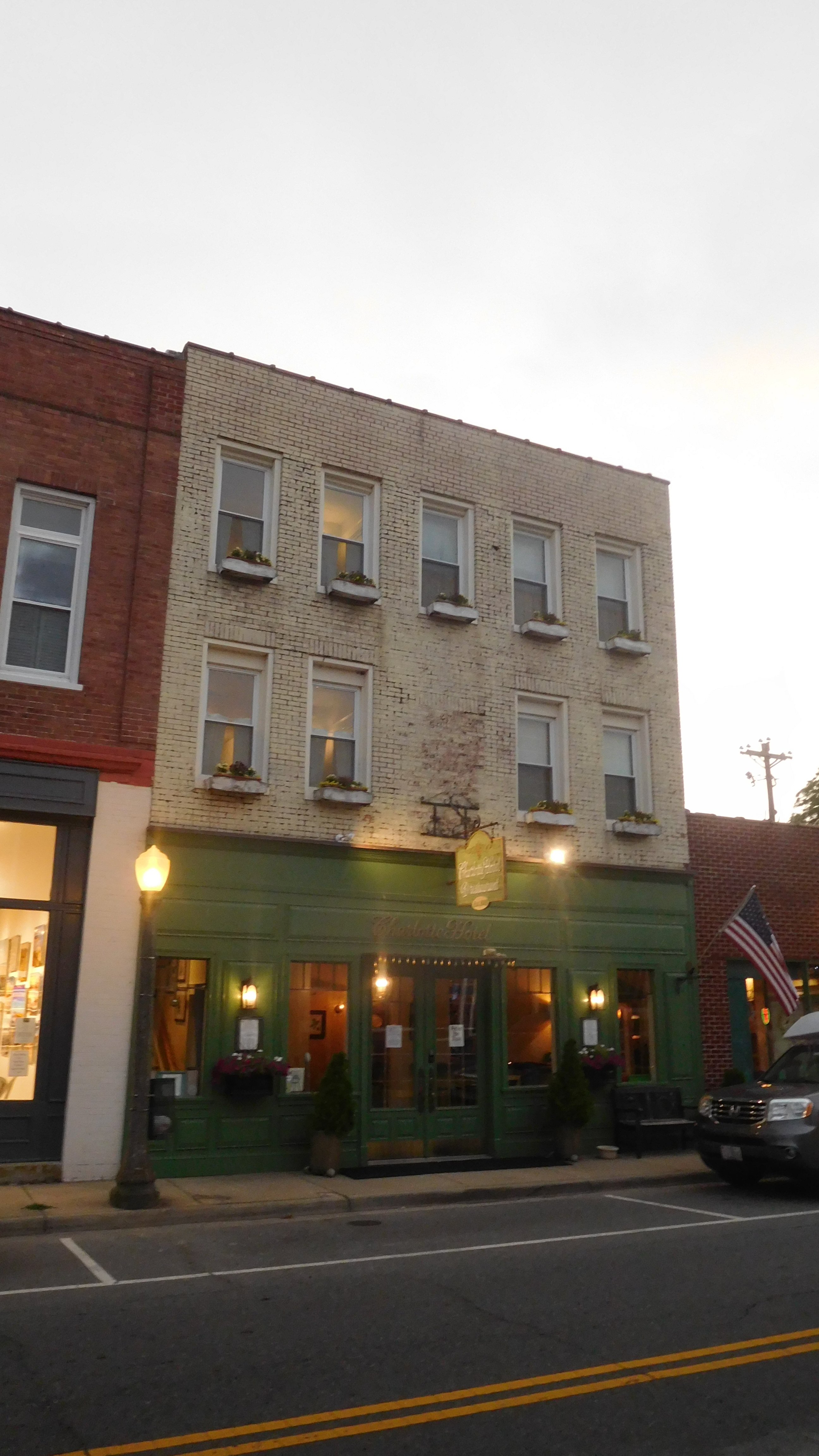 The Charlotte Hotel and Restaurant-浴室