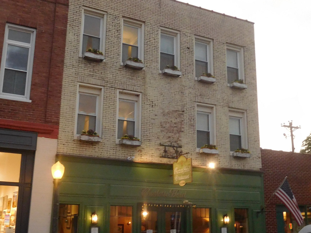 The Charlotte Hotel and Restaurant主图