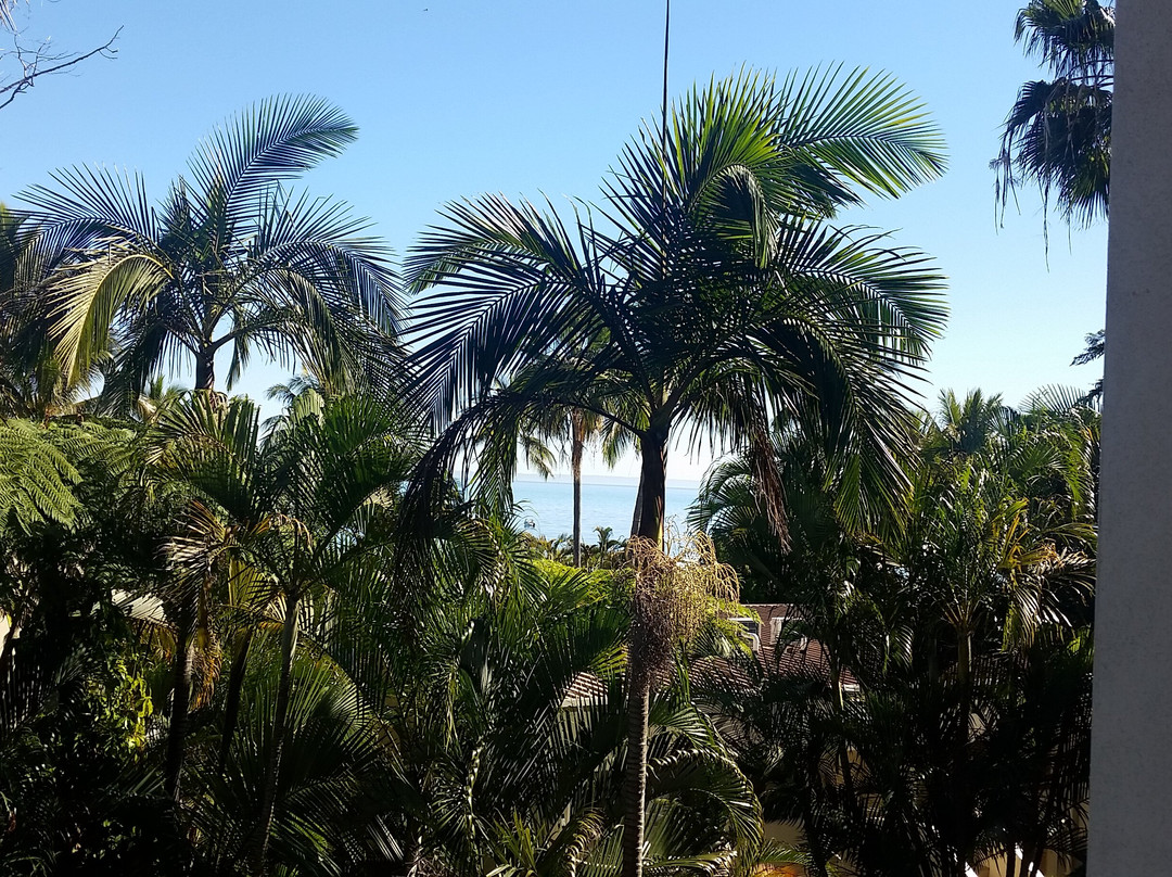 汤加鲁马岛度假酒店主图