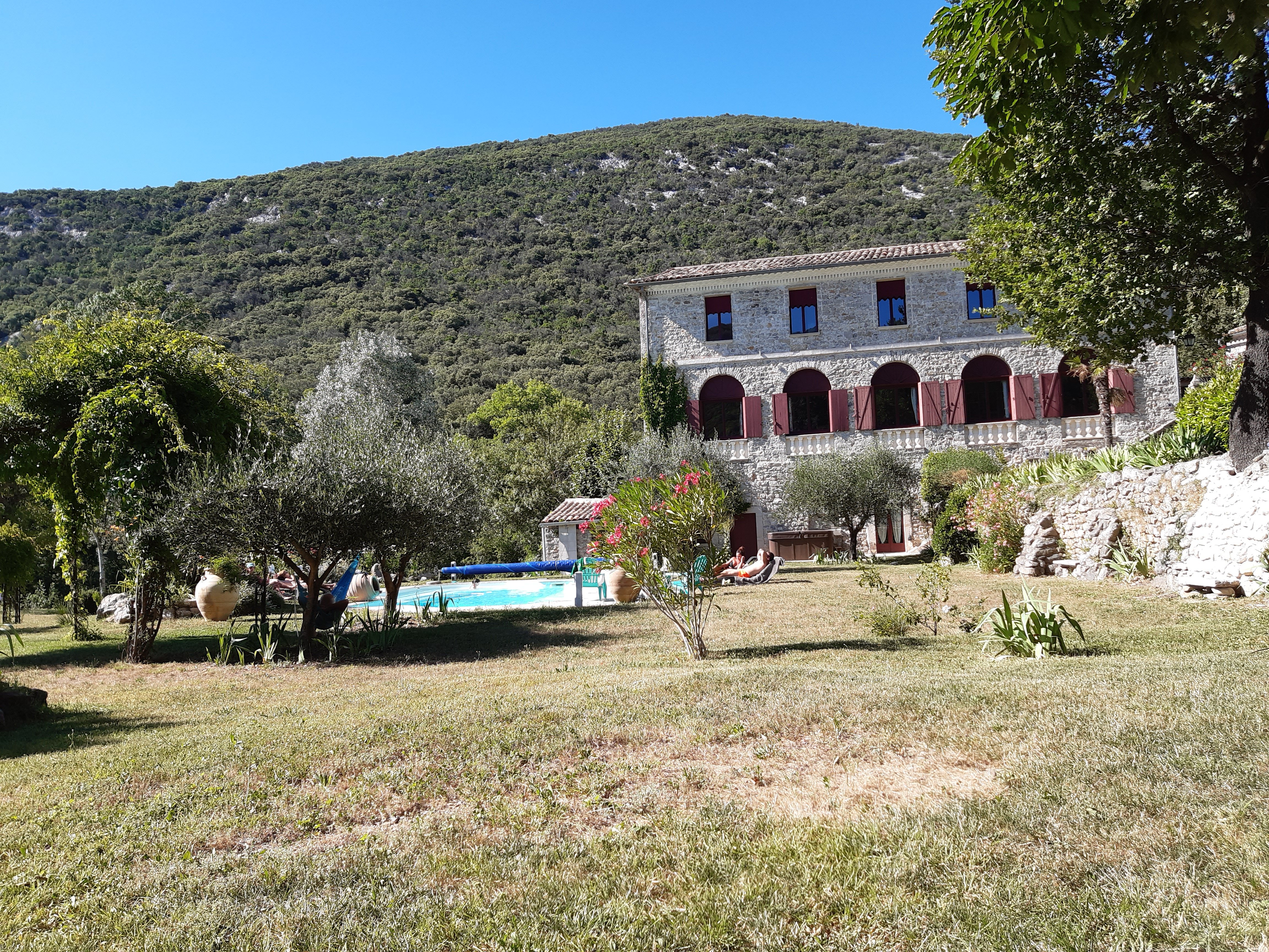 Domaine De Rochebelle-泳池