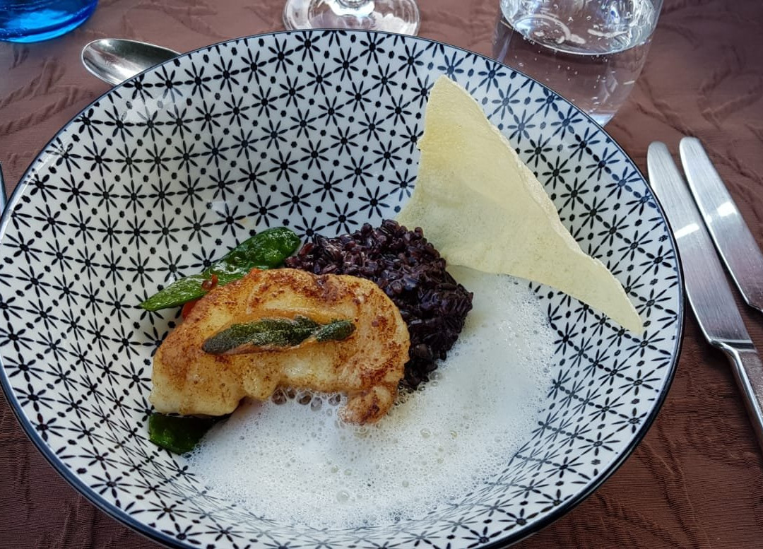 野玫瑰酒店主图