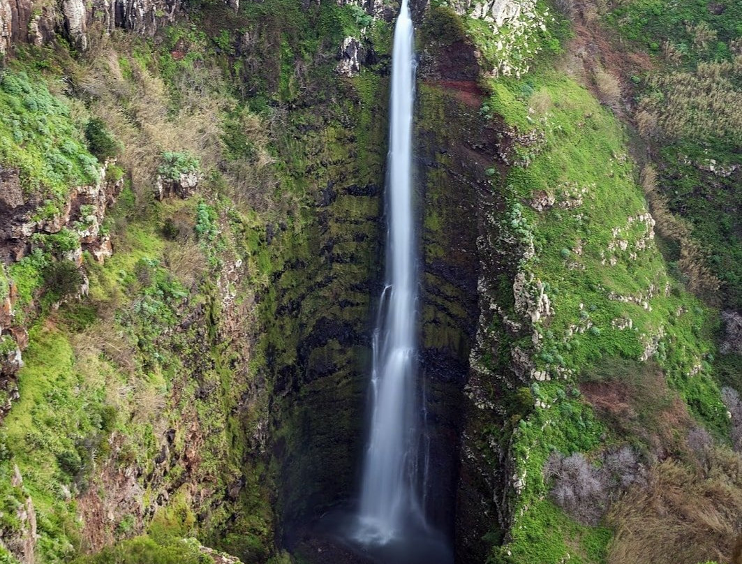 Vereda da Garganta Funda-Ponta do Pargo必去景点