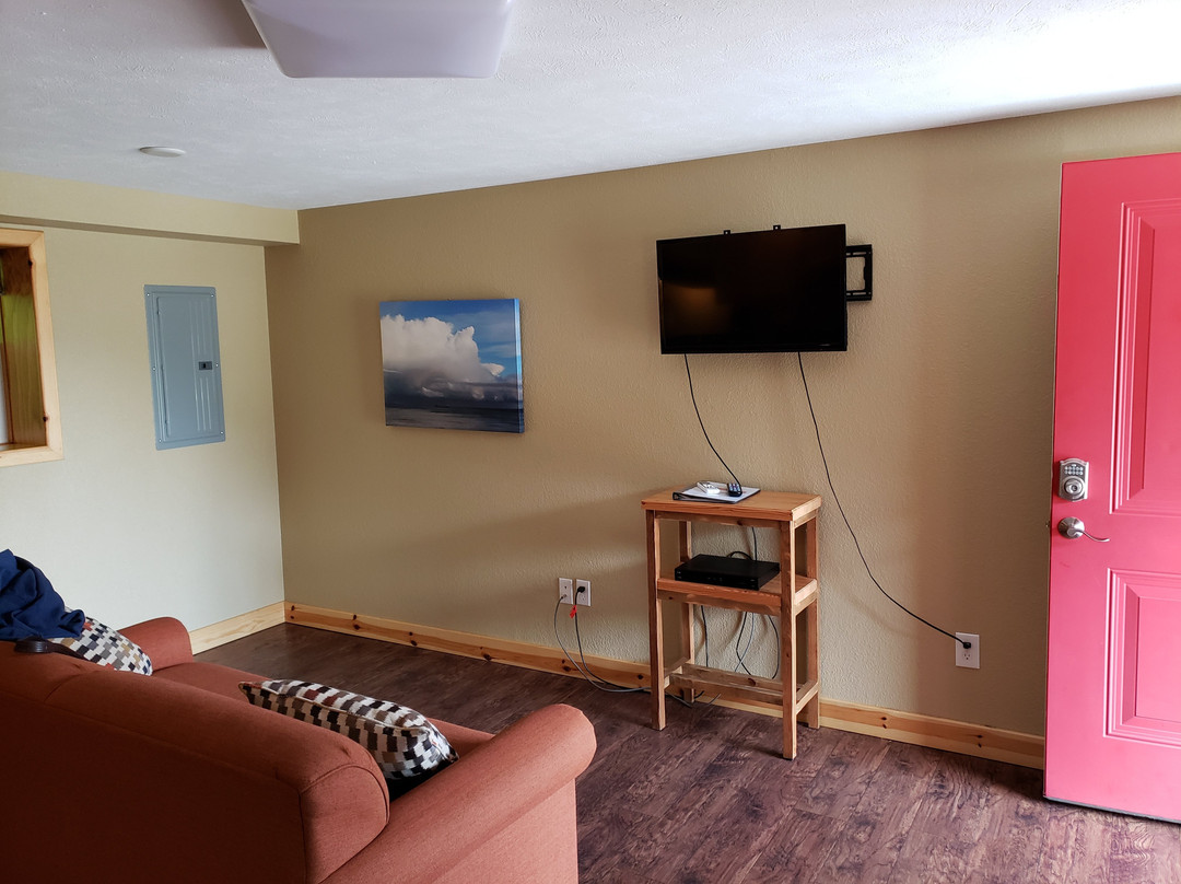 Tahquamenon Suites Lodging主图