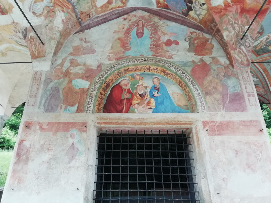 Cappella della Madonna di Loreto-Roccapietra必去景点