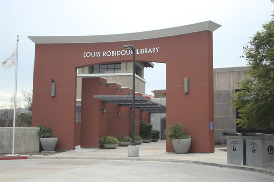 Louis Rubidoux Library-Jurupa Valley必去景点
